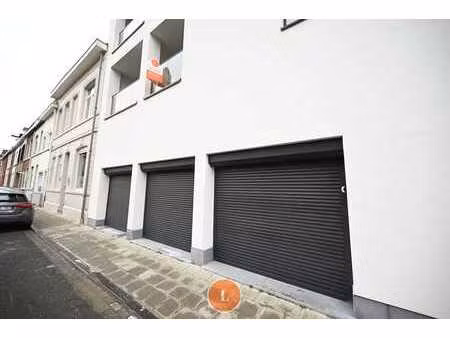 autostandplaats te koop in centrum menen