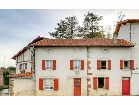 maison saint-jean-pied-de-port 80 m² t-3 à vendre  180 000 €