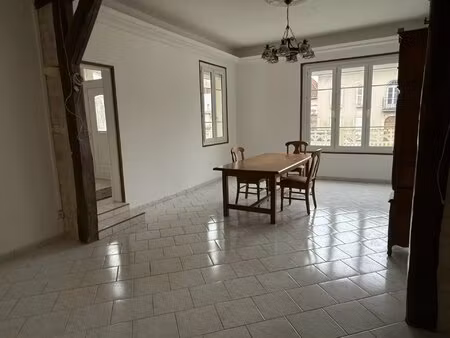 maison ancienne – 3 chambres – grange – garage – 1700 m² de terrain