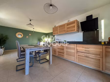 appartement t3 lagnes 72 m² lumineux terrasse 2 parkings local commun