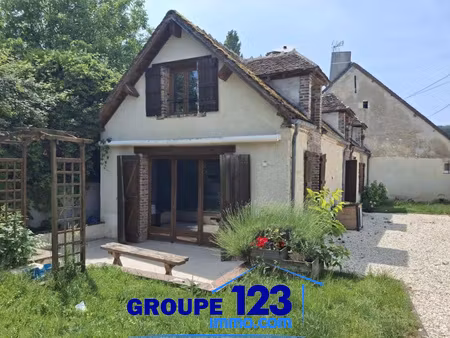 maison pleine de charme  pierres apparentes  poutres et tomm