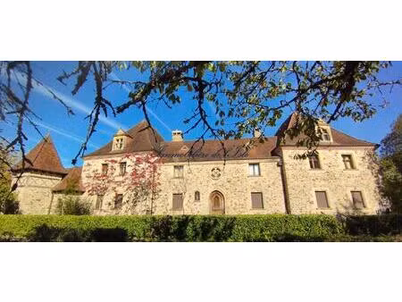 demeure seigneuriale en périgord
