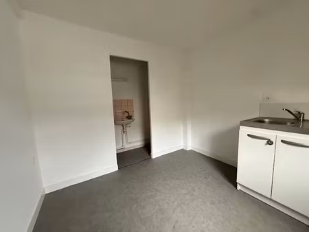 location appartement 1 pièce 10 m² à saumur (49400)  170 €