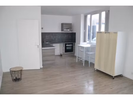 location meublée appartement 1 pièce 27 m² à saint-quentin (02100)  450 €