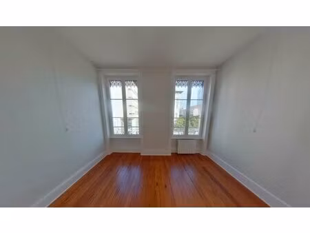 appartement 2 pieces - part dieu