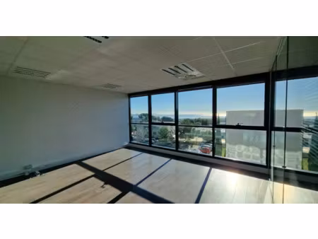 rare à la vente - bureaux de standing – vue mer panoramique – 155 m²