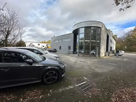 local d'activités indépendant à vendre occupé