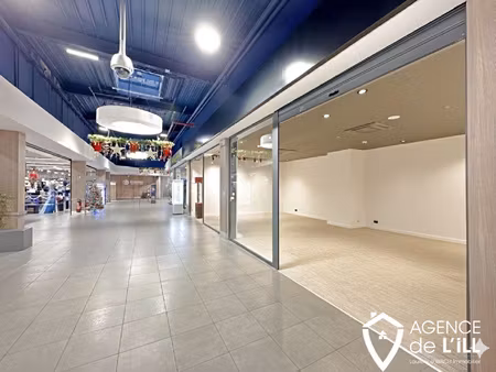 local commercial de 100 m2 galerie marchande leclerc heyd