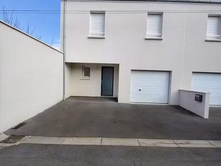 maison bourg de port saint pere