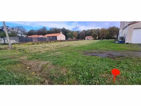 terrain constructible village gorges 754 m²  non viabilisé et libre de constructeur (lot 2