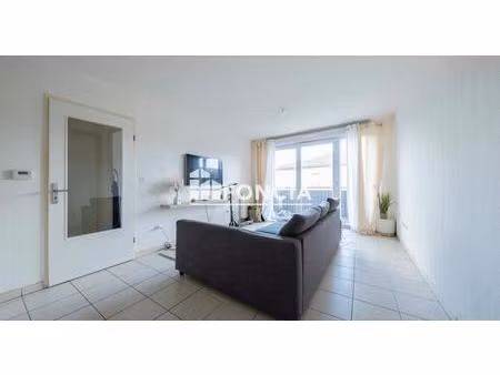 saubens: t2 vendu loué + 1 place de stationnement