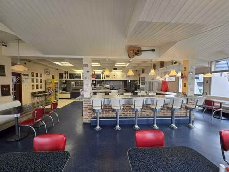 opportunité pro : restaurant équipé  emplacement n°1  fort potentiel