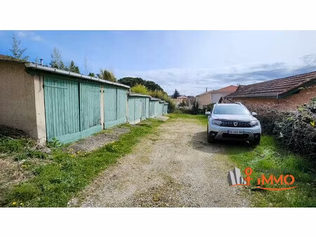 lot de 10 garages fermes