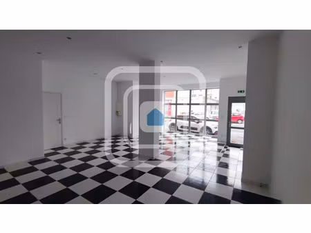 location locaux professionnels 70 m² à epernay (51200)  788 €