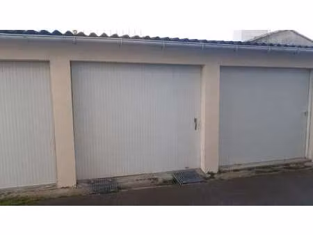 vente garage et parking aux sables-d'olonne (85100) : à vendre / 13m² les sables-d'olonne