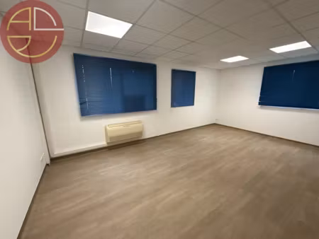 location locaux professionnels 133 m² à labège (31670)  1 385 €