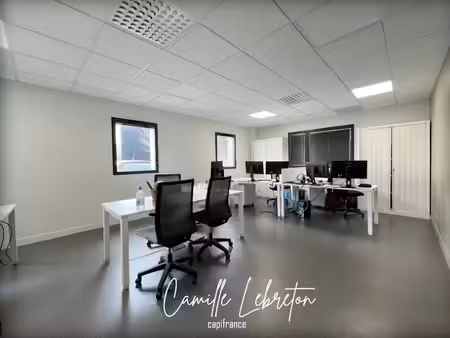 location locaux professionnels 3 pièces 137 m² à vallet (44330)  1 800 €