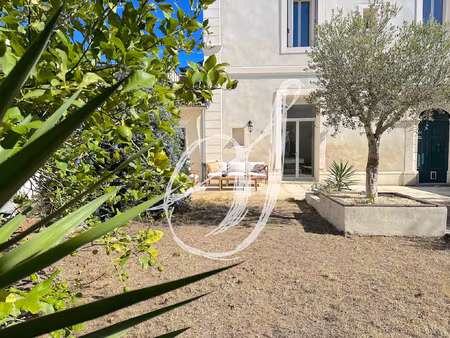 appartement bourgeois de type 4 avec jardin privatif & bassi