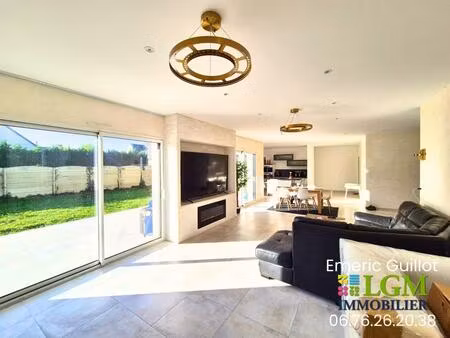 maison neuve de plain-pied – 155 m² habitable – 4 chambres – terrain clos de 574m² –...