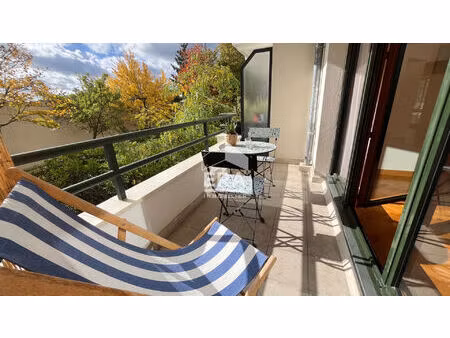 3 pieces ensoleillé au calme et sans vis à vis