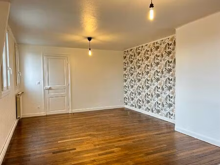 appartement 2 pièces entièrement rénové - centre de fismes