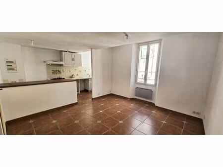 appartement t2/3 traversant à gonfaron