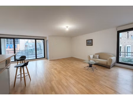 ** superbe appart 3/4 pieces avec terrasse proche gare rer *