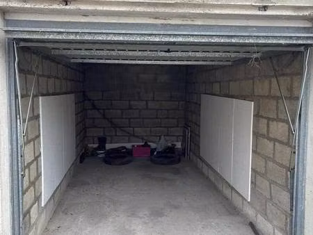 garage/stationnement à vendre