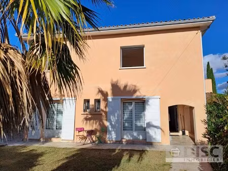 belle maison avec 4 chambres  jardin et piscine