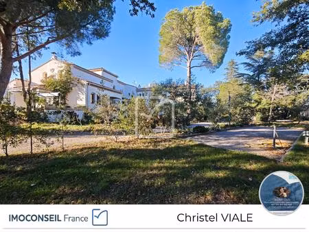 magnifique propriété aux volumes généreux!