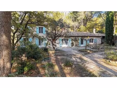 vente maison 8 pièces de 216m² - 13300 salon-de-provence