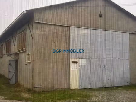 terrain 2108 m2 + hangar 250 m2