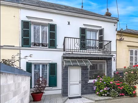 méru maison individuelle de 6 pièces 3chambres + 1 bureau  une grande cour + terrasse et j