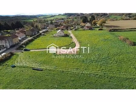 terrain constructible et viabilisé - 571 m²