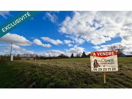 terrain de 800 m2 constructible  viabilisé en edf