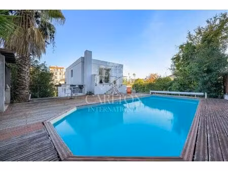 cannes montrose -maison spacieuse avec piscine et appartement indépendant – fonctionnelle.