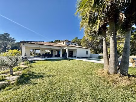 villa contemporaine 203 m2 avec piscine et garage