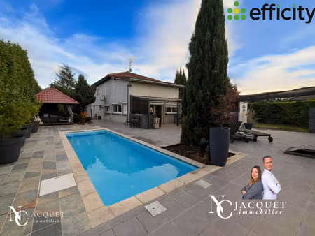 maison 8 pièces - 200 m²