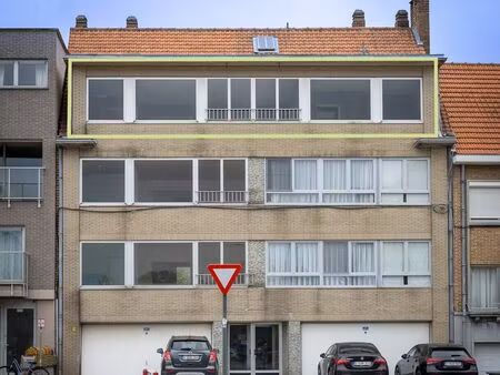 te renoveren appartement met twee slaapkamers