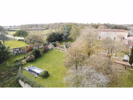 domaine d'exception au coeur de romegoux