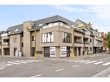 commercieel te koop in oosteeklo