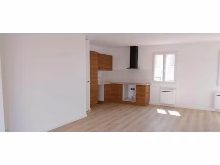 location maison 3 pièces 65 m² à marseille 4 (13004)