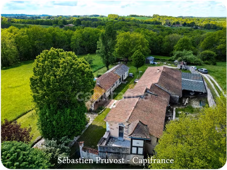 propriété à vendre brantome 10 pièce(s) 145m2 191 000€