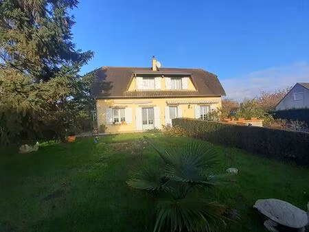 maison 5 chambres avec terrain de 2 090 m²