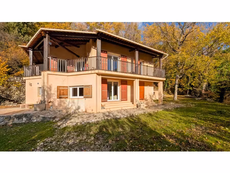 maison t5 130 m2 sur terrain arboré