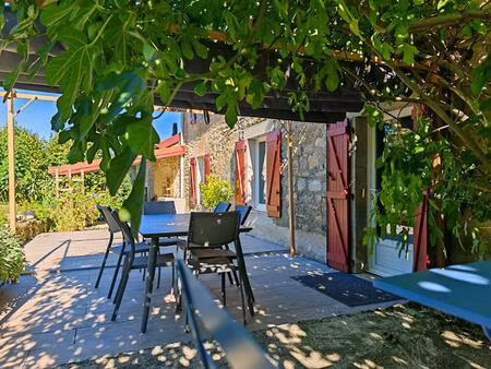 maison jurassienne 183 m2  3 chambres et dépendances