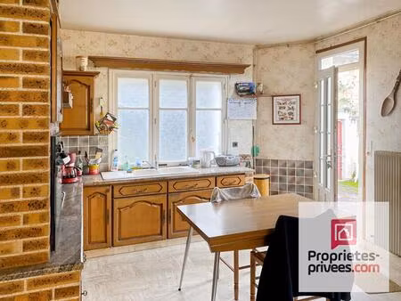 exclusif !! vieux-chateau à vendre deux maisons à rénover avec grand terrain et double cou