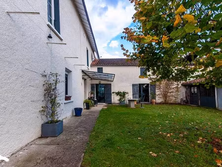 vente maison 8 pièces 322 m² à agonac (24460)  369 600 €