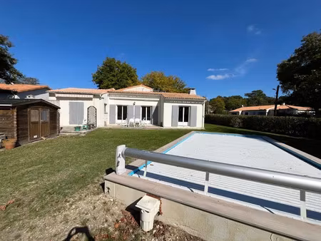 vente maison 5 pièces 161 m² à etaules (17750)  348 000 €