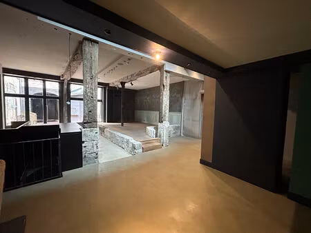 location local commercial